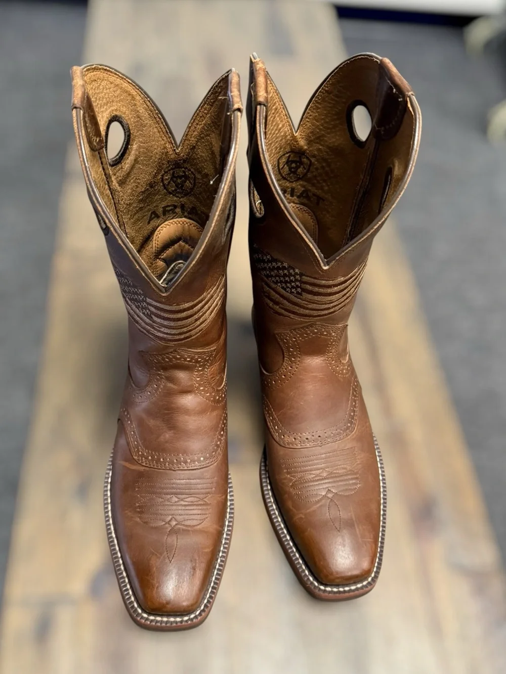 Ariat color brown